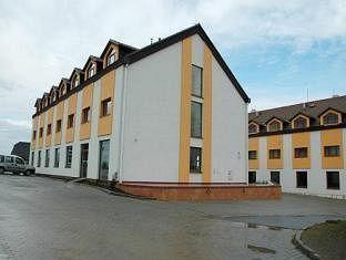 Hotel Chotol Horomerice ภายนอก รูปภาพ
